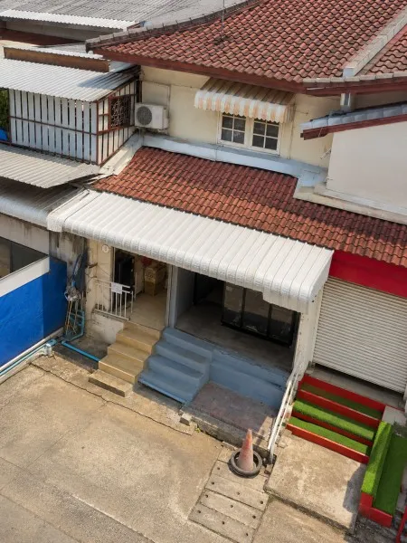 ฟิวเจอร์พาร์ค รังสิต 4.8 กม. ถ.เอกทักษิณ ร้านค้าห้องกระจก 1 น้ำ ใกล้ ม.รังสิต 350 ม. พื้นที่ 9.5 ตร.ว. 38 ตร.ม.