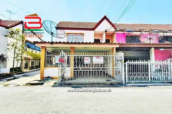 ทาวน์เฮาส์ หมู่บ้าน ปิ่นเจริญ 4 (ซอยนาวงประชาพัฒนา 17) เนื้อที่ 17.5 ตรว ถนนวิภาวดี แขวงสีกัน(บ้านใหม่) เขตบางเขน(ตลาดขวัญ) กรุงเทพมหานคร