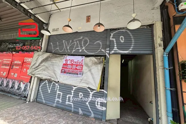 อาคารพาณิชย์ เนื้อที่ 16 ตรว. ปากซอยลาดพร้าว 130 (ใกล้โรงพยาบาลลาดพร้าว) ถนนลาดพร้าว แขวงคลองจั่น เขตบางกะปิ