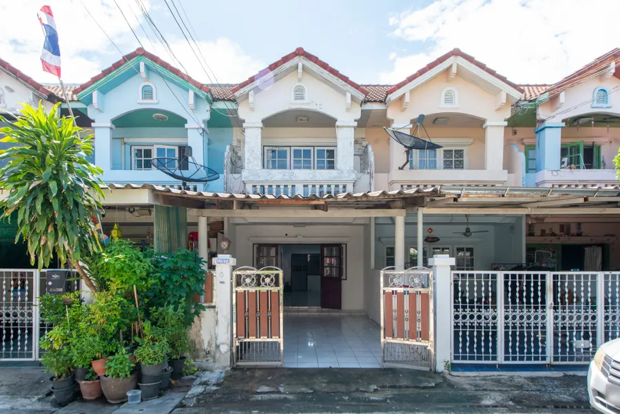 ขายทาวน์เฮ้าส์ 2 ชั้น หมู่บ้านเพชรธานี บางศรีเมือง