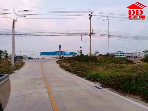 ขายที่ดินเปล่า ติดถนนเลียบคลองส่งน้ำสุวรรณภูมิ แปลงมุม ทำเลสวย