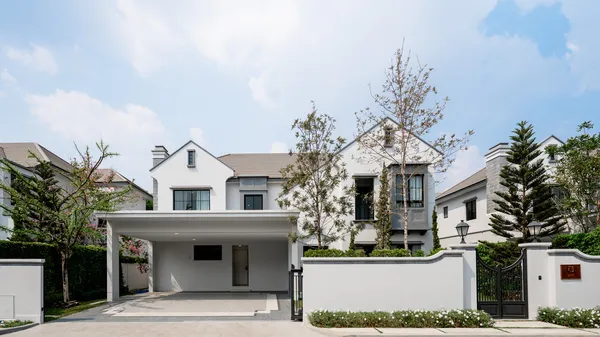 ปล่อยเช่า LUXURY HOME FOR RENT 
Nantawan Rama 9 – New Krungthep Kreetha
(นันทวัน พระราม 9 – กรุงเทพกรีฑาตัดใหม่)