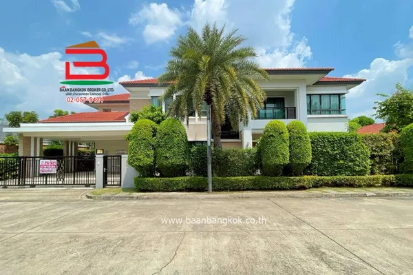 บ้านเดี่ยว แกรนด์ บางกอก บูเลอวาร์ด ราชพฤกษ์-รัตนธิเบศร์ (ใกล้เซ็นทรัลเวสต์เกต) เนื้อที่ 135.4 ตรว. ตำบลบางรักน้อย อำเภอเมืองนนทบุรี จังหวัดนนทบุรี