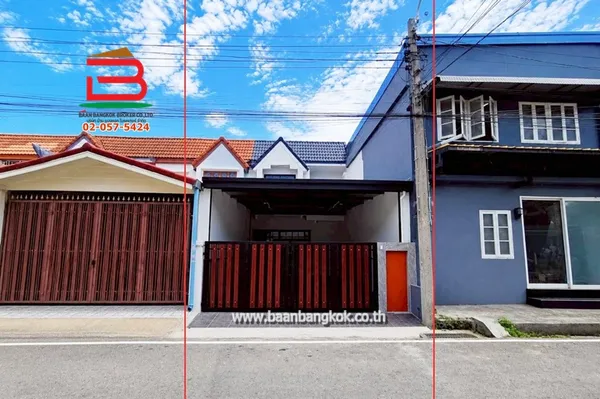 ทาวน์เฮาส์ หมู่บ้านบ้านบัวทอง เนื้อที่ 25 ตรว. ใกล้โรงเรียนเซนต์ปีเตอร์กสินธร ถนนกาญจนาภิเษก ตำบลบางรักพัฒนา อำเภอบางบัวทอง จังหวัดนนทบุรี