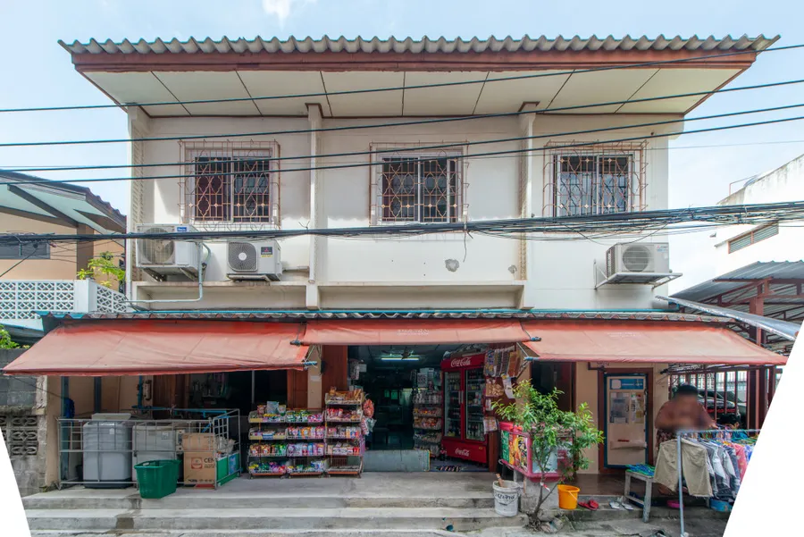ขายบ้านเดี่ยว 2 ชั้น พร้อมโรงจอดรถขนาดใหญ่ อยู่ซอย