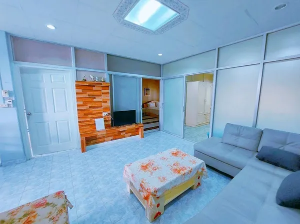 Anna Residence ให้เช่า Service apartment ถนนเลียบหาดจอมเทียน 2 ห้องนอน 2 ห้องน้ำ 90 ตร.ม ชั้น 4 ทั้งชั้นเป็นส่วนตัว ตกแต่งครบ มีบริการทำความสะอาด เปลี่ยนผ้าปูเตียง สัปดาห์ละ 2 ครั้ง