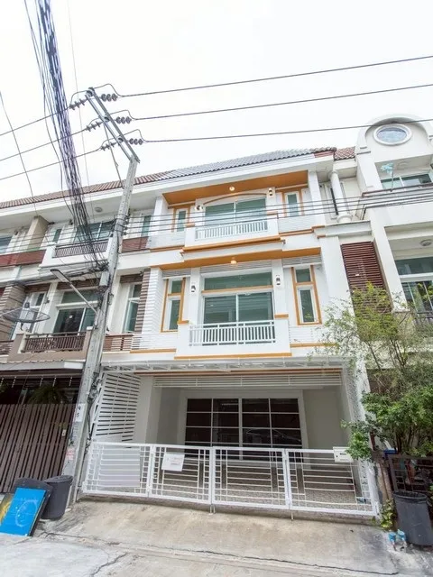 ขายทาวน์โฮม 3 ชั้น 270 ตร.ม. หมู่บ้านพรีเมียม เพลส เกษตรนวมินทร์2 มัยลาภ รีโนเวทใหม่ทั้งหลัง