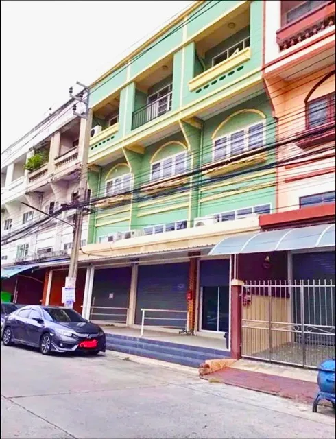 ให้เช่อาคารพาณิชย์ 4ชั้น 25ตร.วา. 400ตร.ม. 3 นอน 2 น้ำ ถ.นวมินทร์46-54 MRTคลองบ้านม้า 3.2กม. รพ. สิรินาถ บึงกุ่ม 500 ม.