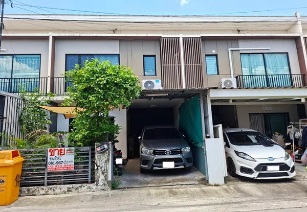 ขายทาวน์เฮ้าส์ หมู่บ้านเดอะคอนเนค สุวรรณภูมิ 3 เนื้อที่ 18.2 ตร.ว. 2 ชั้น 3 นอน 2 น้ำ