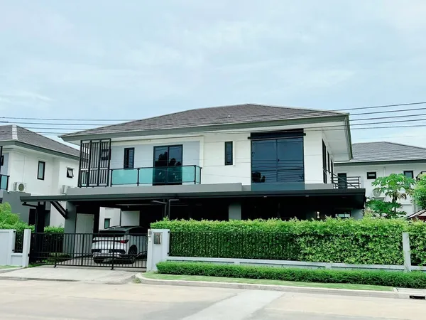 ขายบ้านหรู 2 ชั้น ทำเลดีที่สุดในโครงการ บริทาเนีย บางนา–สุวรรณภูมิ กม.26