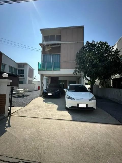 ขายบ้านเดี่ยว 2 ชั้น 51 ตร.ว. หมู่บ้านโฮมเพลส เดอะ พาร์ค วงแหวน-พระราม 9 ลาดกระบัง
