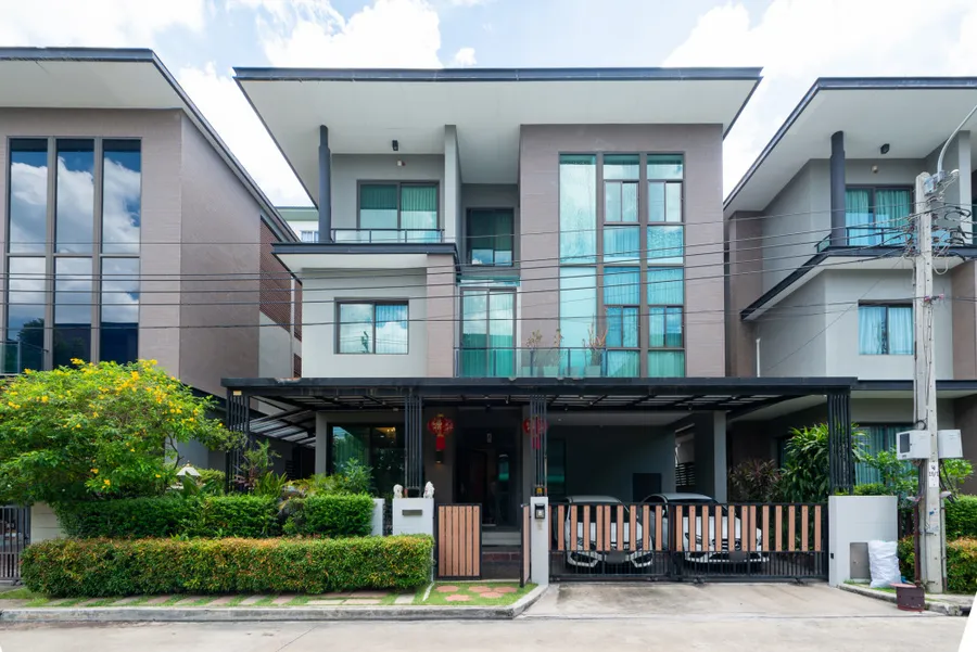 ขายบ้านเดี่ยวหรู 3 ชั้น โซล เอกมัย-ลาดพร้าว ใกล้ทา