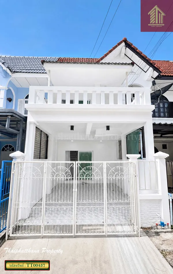 หมู่บ้านเสนาวิลล่า 4 ถ.พระยาสุเรนทร์ ทาวน์เฮ้าส์รีโนเวทใหม่ ตกแต่งพร้อมอยู่