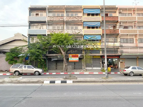 อาคารพาณิชย์ 4.5 ชั้น ติดถนนสนามบินน้ำ เมืองนนทบุรี