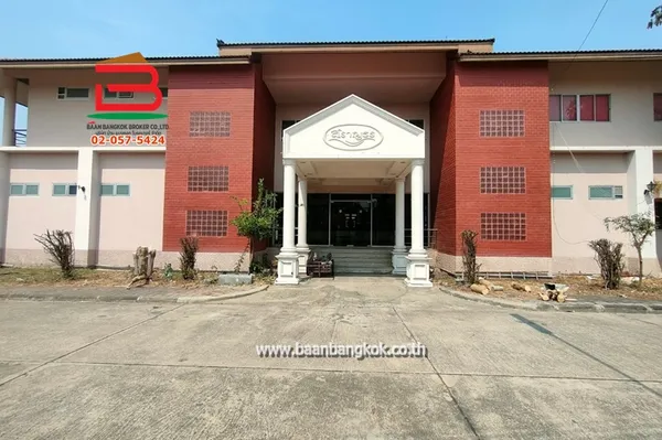 ขายพื้นที่สำนักงานคลับเฮ้าส์ หมู่บ้าน สราญธร คลอง 4 เนื้อที่ 275 ตร.ว ใกล้โลตัสคลอง 4 ตำบลบึงยี่โถ อำเภอธัญบุรี จังหวัดปทุมธานี
