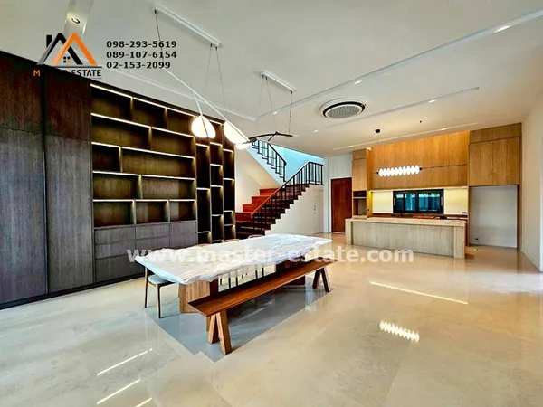 ม.ปัญญาอินทรา P.1 บ้านใหม่มือ 1 ขนาดใหญ่ แปลงมุม แต่งครบพร้อมอยู่ ทรงคุณค่า เนื้อที่ไร่กว่า บ้านหลังนี้ส่งมอบทุกความปราณีตจากวัสดุพรีเมี่ยม โครงสร้างแข็งแรง พื้นที่ใช้สอยสุดคุ้ม 1,734.50 ตรม.