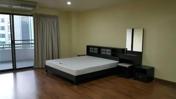 ขาย คอนโดบางนา คอมเพล็กซ์ 3 ห้องนอน 3 ห้องน้ำ ขนาด 189.97 ตร.ม. ย่านบางนา