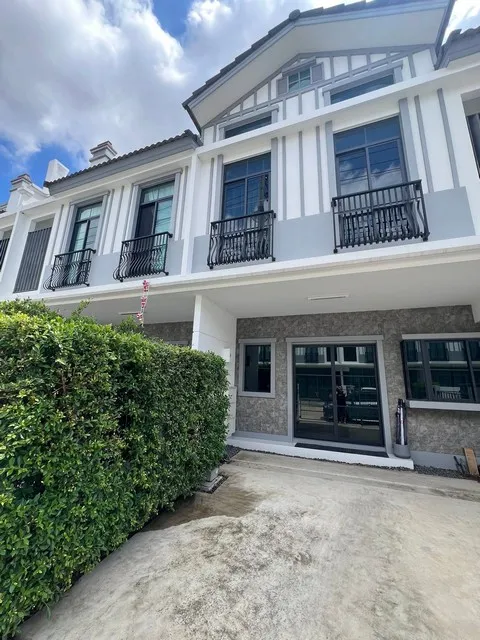 ให้เช่าทาวน์โฮม 2 ชั้น 25 ตรว. 3 ห้องนอน Villaggio 3 ศรีนครินทร์ – บางนา ใกล้ Mega บางนา ใกล้สวนส่วนกลาง บรรยากาศดี