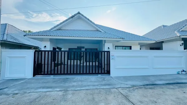 บ้านเดี่ยว 3 นอน 2 น้ำ ขนาด 50 ตรว แถมฟรี เครื่องใช้ไฟฟ้าครบครันและเฟอนิเจอร์บิวอินทั้งหลัง