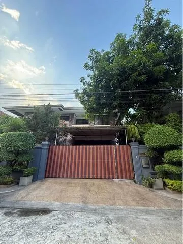 MHR185 ให้เช่าบ้านเดี่ยวหมู่บ้านธารารมณ์ พื้นที่ 300 ตรม. แต่งครบพร้อมอยู่ ทำเลดีตรงข้ามโรงเรียนบดินทรเดชา 1 ใกล้ทาวน์อินทาวน์และทางด่วนเลียบด่วน
