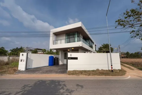 ปล่อยเช่า บ้านเดี่ยว 2 ชั้น สไตล์โมเดิร์นพัทยา