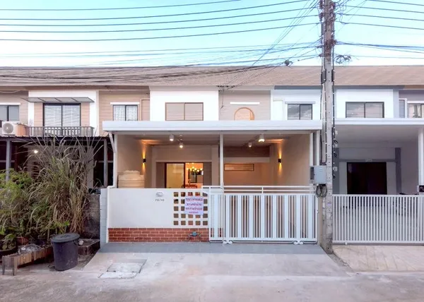 *ฟรีโอน*ขายทาวน์เฮ้าส์รีโนเวทใหม่ หมู่บ้านพฤกษา54 เฟส1 ใกล้เซ็นทรัลเวสเกต บางใหญ่ นนทบุรี.