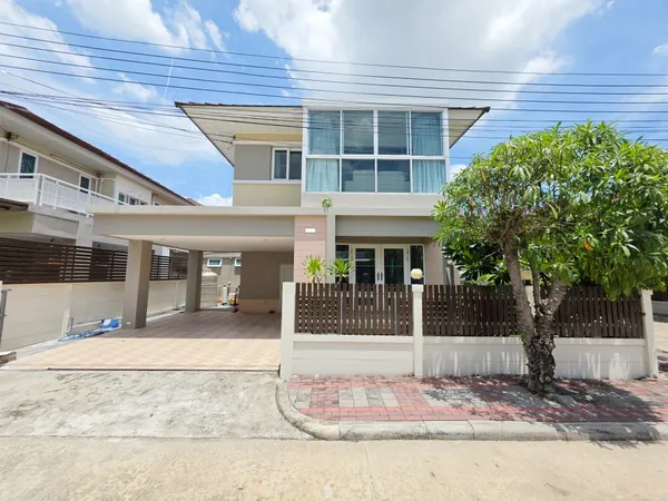 บ้านเดี่ยว โครงการ เศรณี คาซ่า ดอนเมือง แต่งสวยพร้อมเข้าอยู่ ไม่ต้องเสียเวลาปรับปรุง ทำเลดี ใกล้สนามบินดอนเมือง ทางด่วน และรถไฟฟ้า
