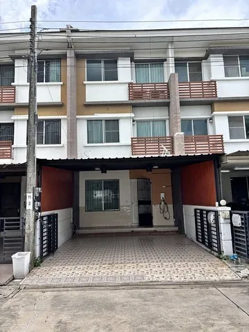 ให้เช่าทาวโฮม3ชั้น มีที่ ชาร์จรถไฟฟ้า โครงการทาวพลัสอ่อนนุช  เดิน 5 นาทีถึงโรบินสัน, Home Pro, Little Walk ลาดกระบัง