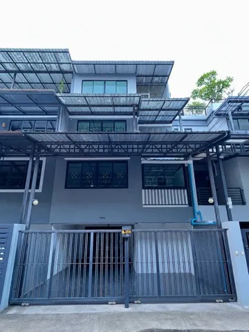 ให้เช่าโฮมออฟฟิศ 3 ชั้น เล่นระดับ 7 ชั้น 300 ตรม.แอร์ 7 เครื่อง ทำเลลาดพร้าว 41 แยก 6-9