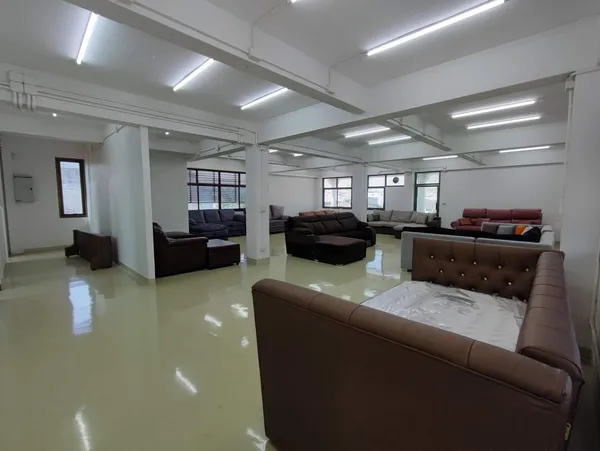 ให้เช่าอาคารสำนักงาน4.5ชั้น  ถนนศรีนครินทร์ เชื่อมต่อถนนพระราม 9 และมอเตอร์เวย์เหมาะทำโชว์รูมแสดงสินค้า ทำห้องไลฟ์สินค้าขายของออนไลน์ ใกล้ไปรษณีย์อ่อนนุช ซอยอ่อนนุช70