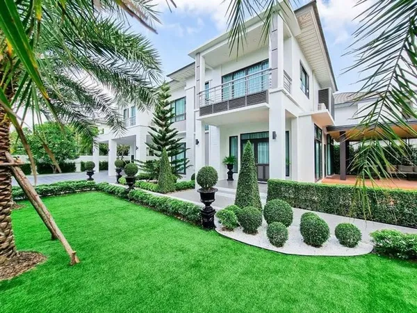 ให้เช่าบ้านเดี่ยว 210 ตรว. 585 ตรม. 5 ห้องนอน 5 ห้องน้ำ ห้องแม่บ้าน 1 ห้อง ตกแต่งสวยหรูพร้อมเข้าอยู่ (RH1552)