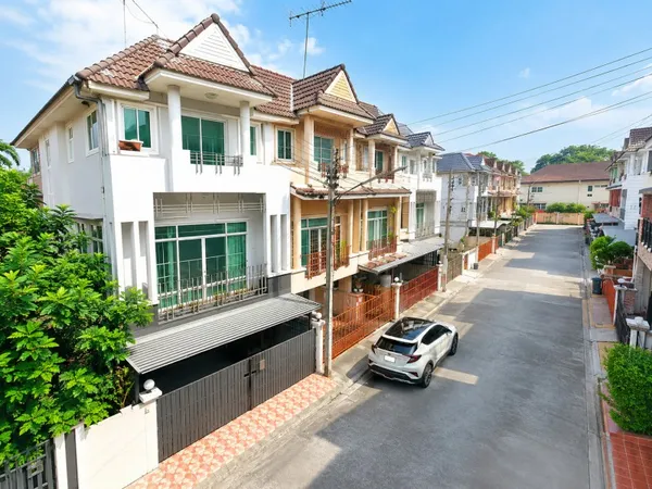 ถ เลี่ยงเมืองปากเกร็ด ซ25-31 ให้เช่าทาวน์โฮม3ชั้น3นอน3น้ำ โรบินสันไลฟ์สไตล์ ศรีสมาน 900 ม. ทางด่วนศรีสมาน1กม แจ้งวัฒนะ 3