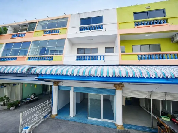 อาคารพาณิชย์ 3 ชั้น 4 นอน 3 น้ำ ขนาด 24 ตร.ว.288 ตร.มกาญจนบุรี บ้านใต้ สะพานข้ามแม่น้ำแคว แม่กลอง .1จอดรถ ใกล้ตลาดชุกโดน