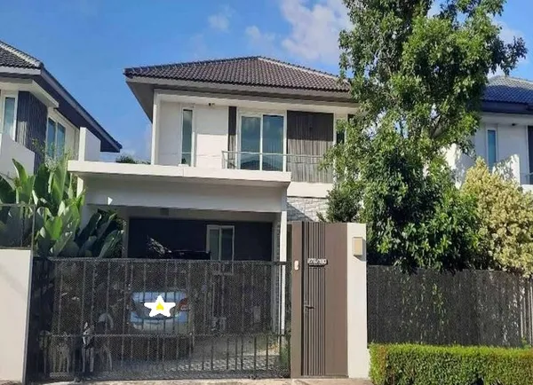 ให้เช่าบ้านเดี่ยว 2 ชั้น 51 ตรว. 3 ห้องนอน หมู่บ้านมัณฑนา ศรีนครินทร์-ร่มเกล้า ถนนเคหะร่มเกล้า 6 ใกล้สนามบินสุวรรณภูมิ