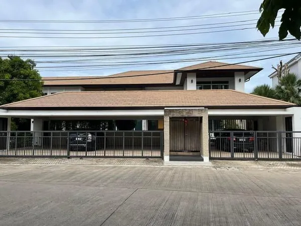 ขายบ้านเดี่ยว 2 ชั้น 259 ตร.ว. หมู่บ้านไพรเวท เนอวาน่า ลาดพร้าว ตรงข้ามเดอะคริสตัล