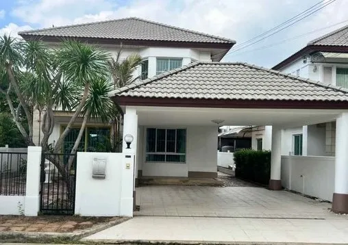 ให้เช่าบ้านเดี่ยว เลี่ยงเมืองปากเกร็ด 52 ตรว.205 ตรม.3 ห้องนอน 3 ห้องน้ำ แอร์ 4 เฟอร์นิเจอร์ เครื่องใช้ไฟฟ้าครบ
(RH1555)