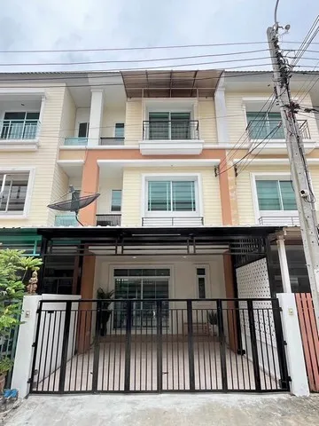 ให้เช่าทาวน์เฮาส์ 3 ชั้น โครงการแกรนดิตี้ สาธุประดิษฐ์ 2 ใกล้จุดขึ้น-ลงทางด่วนทั้งขั้นที่ 1, ขั้นที่ 2 และด่านสาธุประดิษฐ์ ใกล้โรงเรียนนานาชาติ King College,Terminal 21, Central พระราม 3
