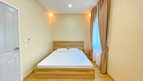บ้านใหม่ตกแต่งครบ ใกล้BTS สำโรง 900 ม.ทาวน์โฮมหรู 2 ชั้นหลังมุม 3 นอน 2 น้ำ 17 ตร.ว.134 ตร.ม.พร้อมเฟอร์ฯ เหมาะสำหรับอยู่