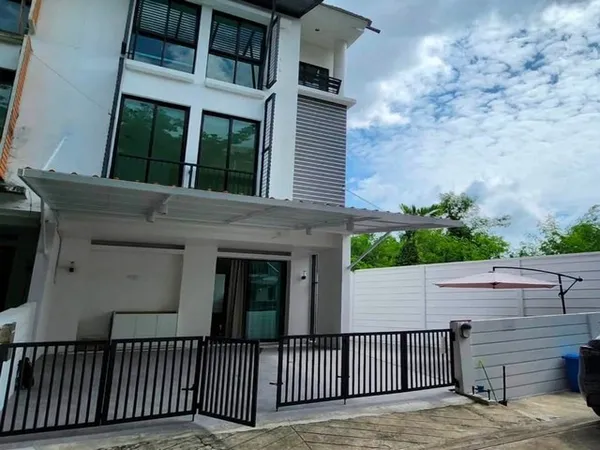 รหัสC7228 ให้เช่าทาวน์โฮม 3ชั้น อารียา แมนดาริน่า สุมขุวิท 77 อ่อนนุช บ้านตกแต่งพร้อมอยู่