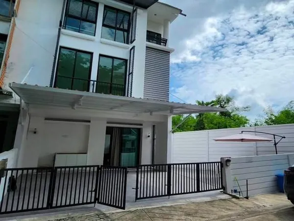 ให้เช่าทาวน์โฮม3ชั้นโครงการอารียาแมนดารีน่าสุขุมวิท77หลังมุมใกล้MRTศรีนุชพร้อมอยู่