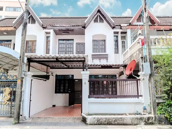 ให้เช่าทาวน์โฮม 2 ชั้น 25.5 ตร.ว. ซอยประชาราษฎร์บำเพ็ญ 20 พร้อมเฟอร์ ( ทำออฟฟิศได้ )