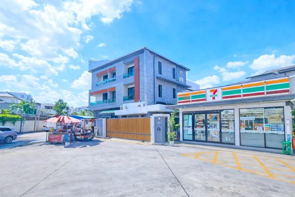 สถานทูตจีน3กม. ใกล้ MRT สุทธิสาร 899ม. MRT ห้วยขวาง 1.26กม.ให้เช่าบ้านเดี่ยว 3 ชั้น 7นอน 5น้ำ เฟอร์ครบ 100 ตร.ว.400 ตร.ม