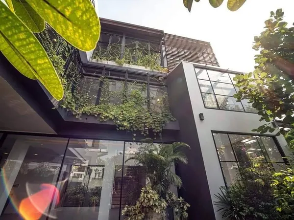 ขายบ้านเดี่ยวสุขุมวิท71 ปรีดีพนมยงค์26 121ตร.ว แปลงมุมสวย 4ห้องนอน พื้นที่ใช้สอยเยอะมาก 736 ตร.ม สระว่ายน้ำ ร่มรื่นมาก ใกล้ BTSพระโขนง เอกมัย จอดรถได้หลายคัน เหมาะทั้งพักอาศัย Home office 087-9074045