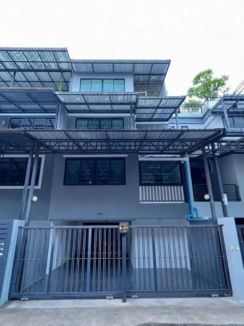 ให้เช่าโฮมออฟฟิศเล่นระดับ 7 ชั้น 300 ตรม. ลาดพร้าว 41 ทำเลดี เดินทางสะดวก ใกล้แหล่งของกิน ลาดพร้าววังหิน และโชคชัย 4