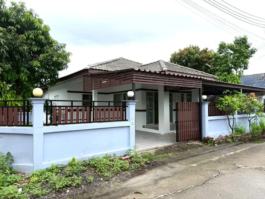 ใช้เช่า บ้านเดี่ยว HS086 หลังมุม มีแอร์ เฟอร์เลือก