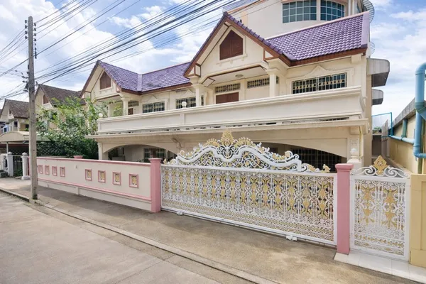 ถนนสุขุมวิท นาเกลือ บางละมุง บ้านเดี่ยว 2 ชั้น 3 นอน 3 น้ำ ใกล้รร.มารีวิทย์ พัทยา 250 ม. 100 ตร.ว. 400 ตร.ม.