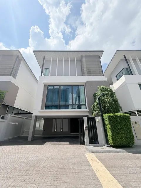 ให้เช่าบ้านเดี่ยว 3 ชั้น พูลวิลล่าหรู 412 ตร.ม. THE GLAMOR เอกมัย-ประดิษฐ์มนูธรรม ใกล้เซ็นทรัลอีสวิลล์ ใกล้เอกมัย ทองหล่
