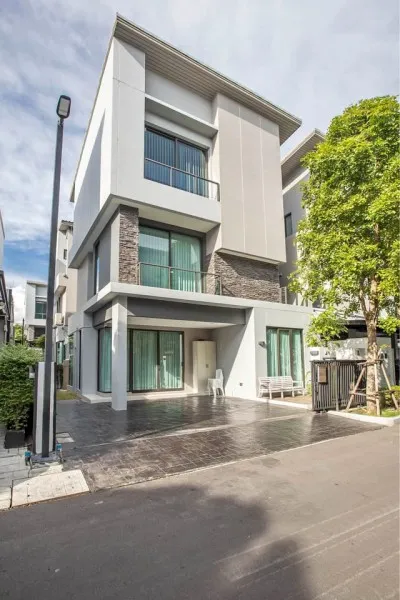 Central EastVille Chic Republicรามอินทรา เอกมัย-เกษตร สุคนธสวัสดิ์ ให้เช่าบ้านเดี่ยว 3ชั้น 4นอน 4น้ำใกล้ Crystal Design 