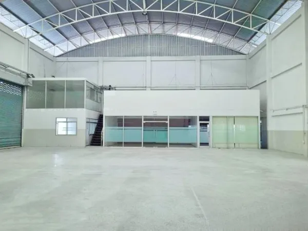 โรงงาน โกดัง พร้อมสำนักงาน ขอใบ ร.ง.4 ได้ ใกล้BTS แพรกษา 900 ม.พื้นที่ใช้สอย 1,368 ตร.ม.เหมาะสำหรับโรงงานอุตสาหกรรม คลัง