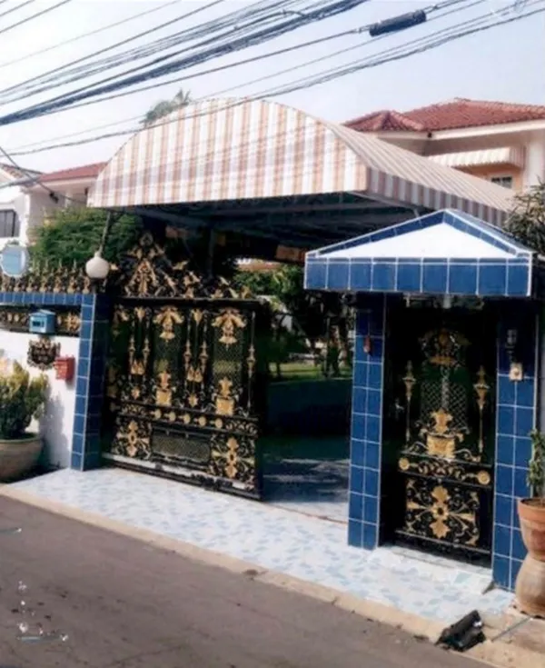 ขายที่ดินพร้อมบ้านเดี่ยว 2 หลัง เนื้อที่ 201 ตารางวา ซอยทุ่งมังกร 22 แขวงฉิมพลี เขตตลิ่งชัน ใกล้สถานีรถไฟตลิ่งชัน 900 เมตร